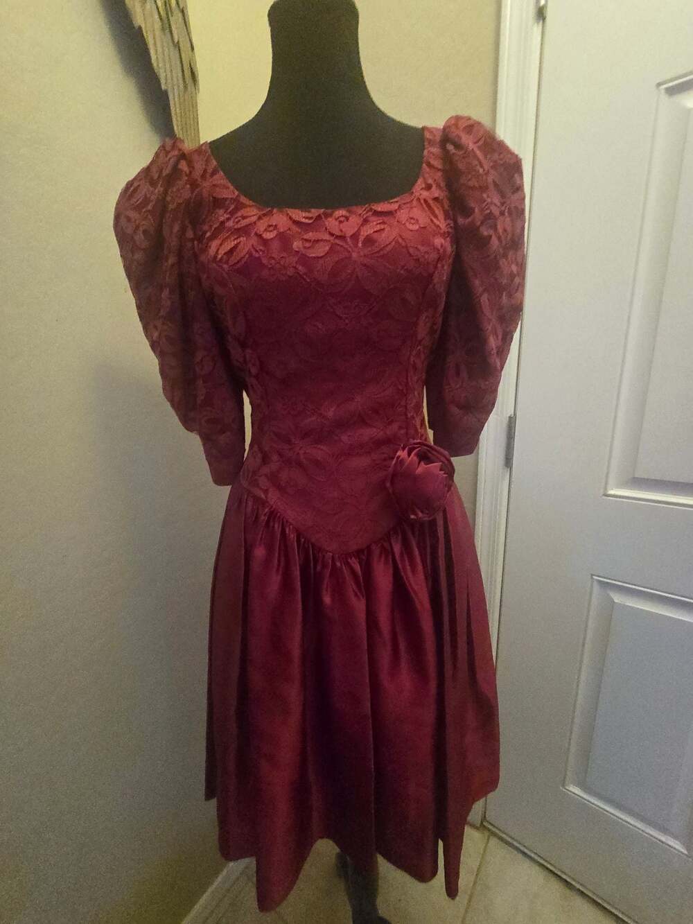 Vintage 80s Burgundy Lace Satin Prom Party Dress 7/8 Puff Sleeve Basque Waist Ro